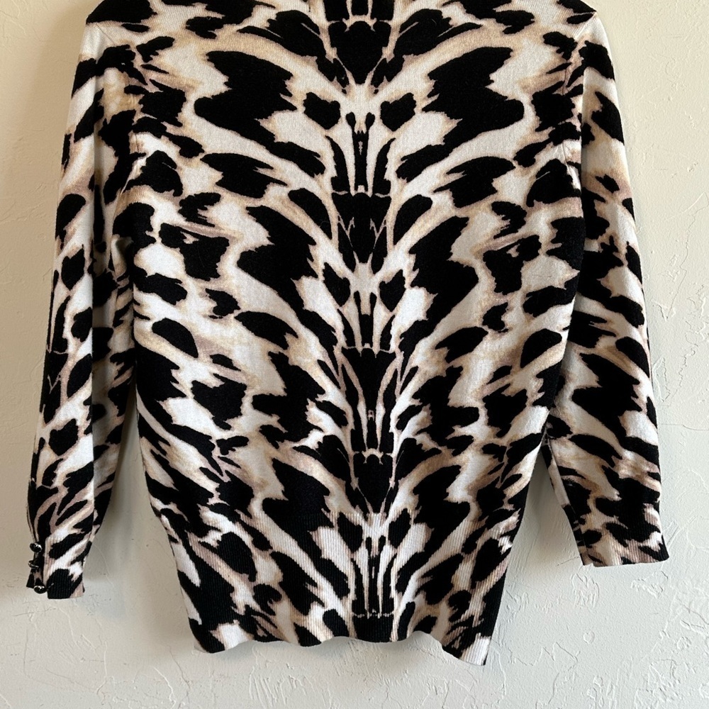 Grace Animal Print Cardigan with Black Jewel Buttons & 3/4 Length Sleeves Sz S - Picture 6 of 8